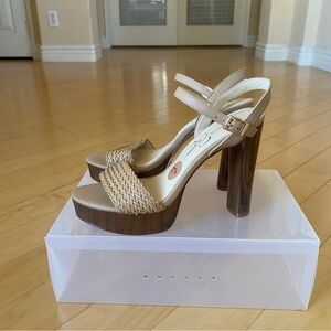 New Jessica Simpson Tan and Brown Platform Sandals